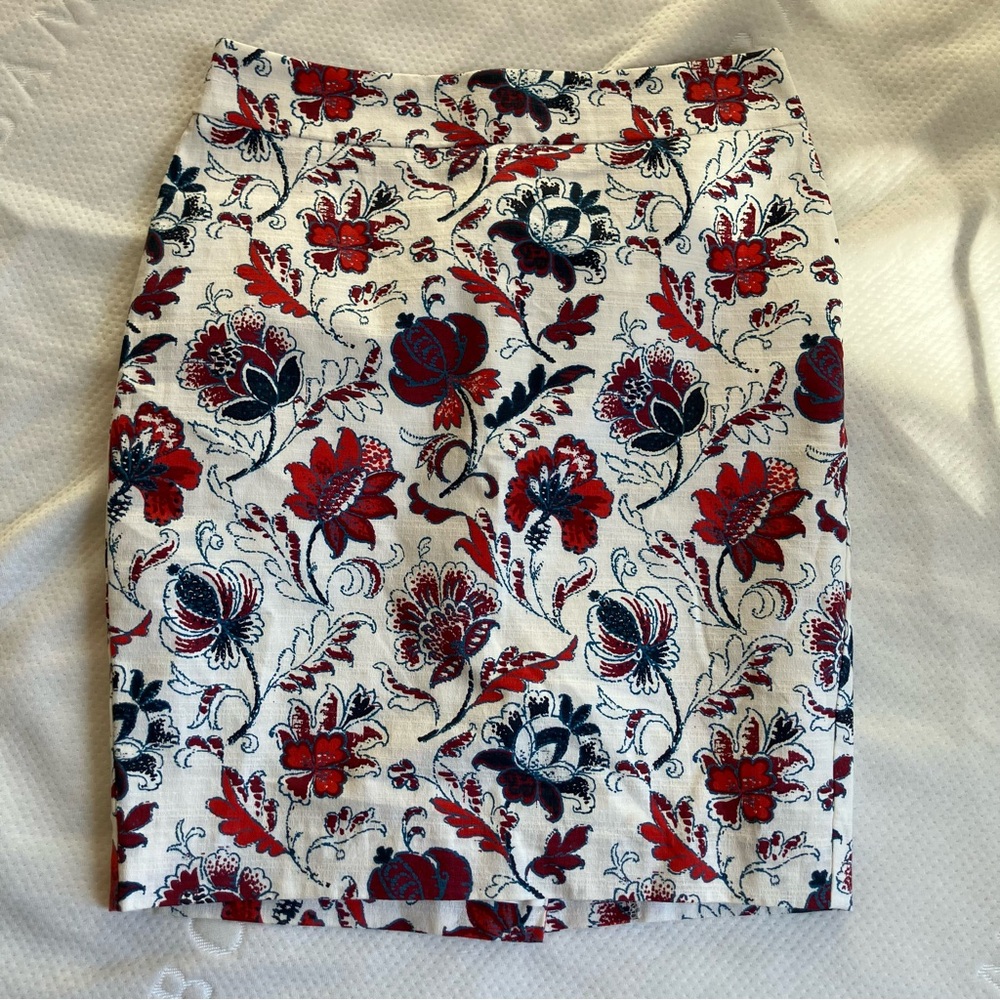 Ann Taylor | Petite Floral Patterned Cotton Natural Fiver Pencil Skirt